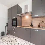 10 Min By Train From Island - Metropolitan Mestre Βενετία